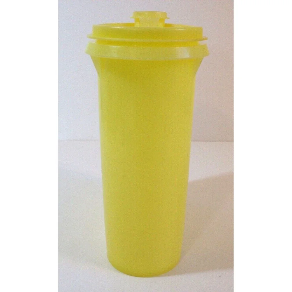 Vintage Tupperware 792-10 Yellow Store & Pour 1qt Beverage Buddy Pitcher w/Lid